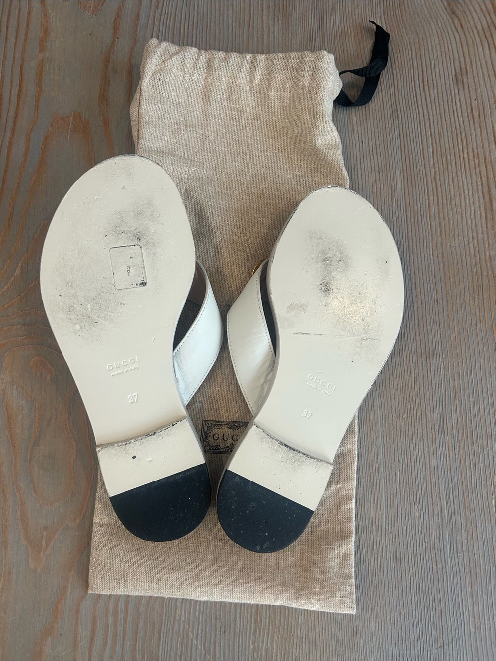 Gucci
Nadeline Interlocking Gs Thong Sandals GG Embossed Leather with Box - Picture 5 of 10